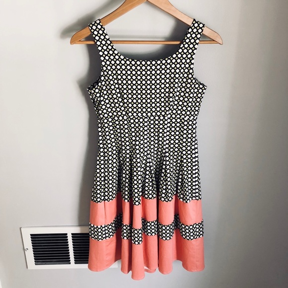 Retro Flare Tea Dress - Picture 2 of 8